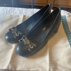 Tory Burch Naplak daria mid heel pump in navy